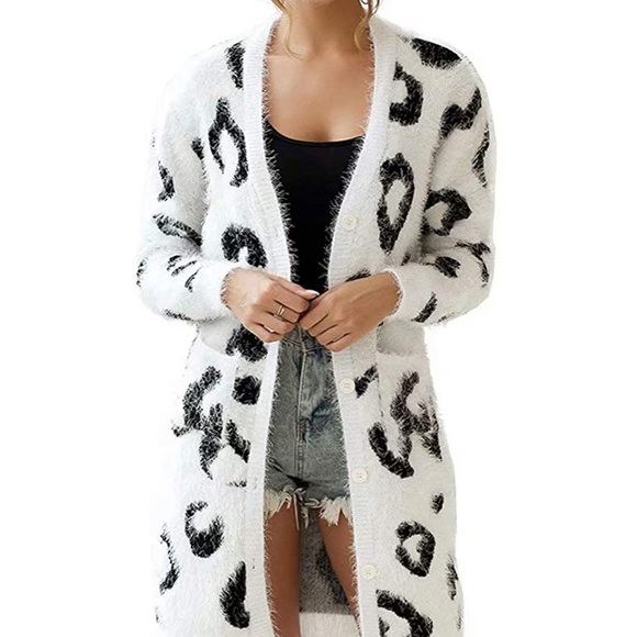 FUZZY LEOPARD SWEATER - Picture 2 of 5